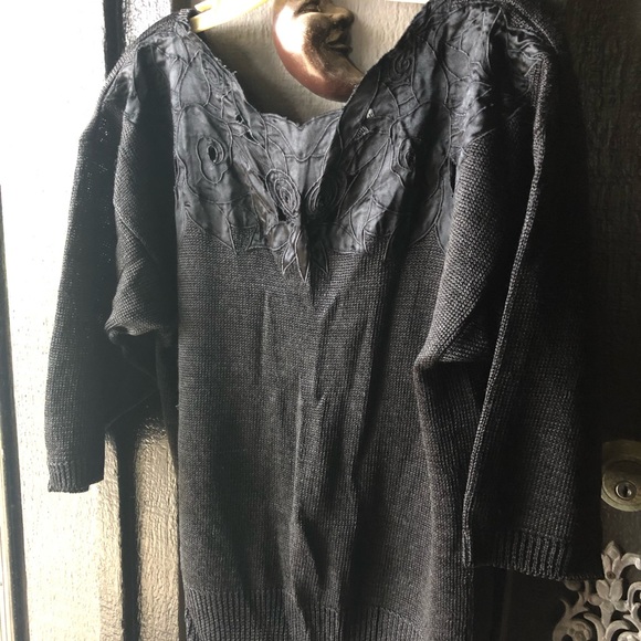 Uno & Una vintage sweater satin cut out flowers shiny knit v back elbow sleeves - Picture 12 of 12